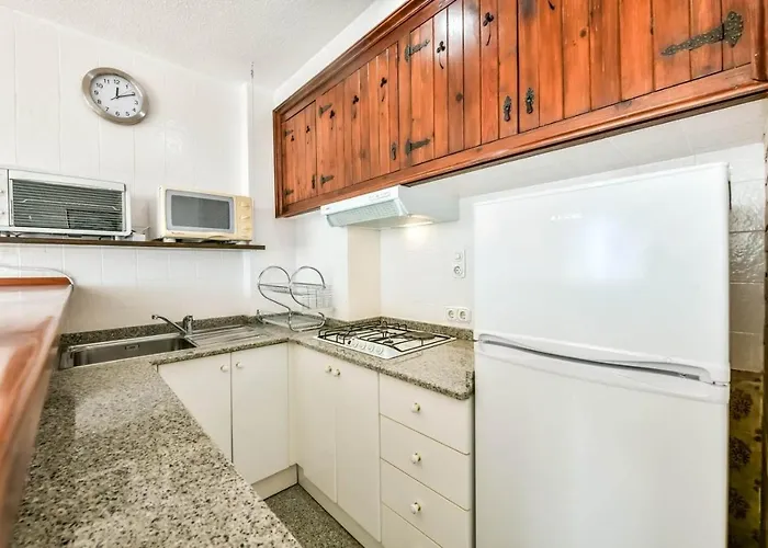 Les Yeux Dans Le Bleu アパート カルプ